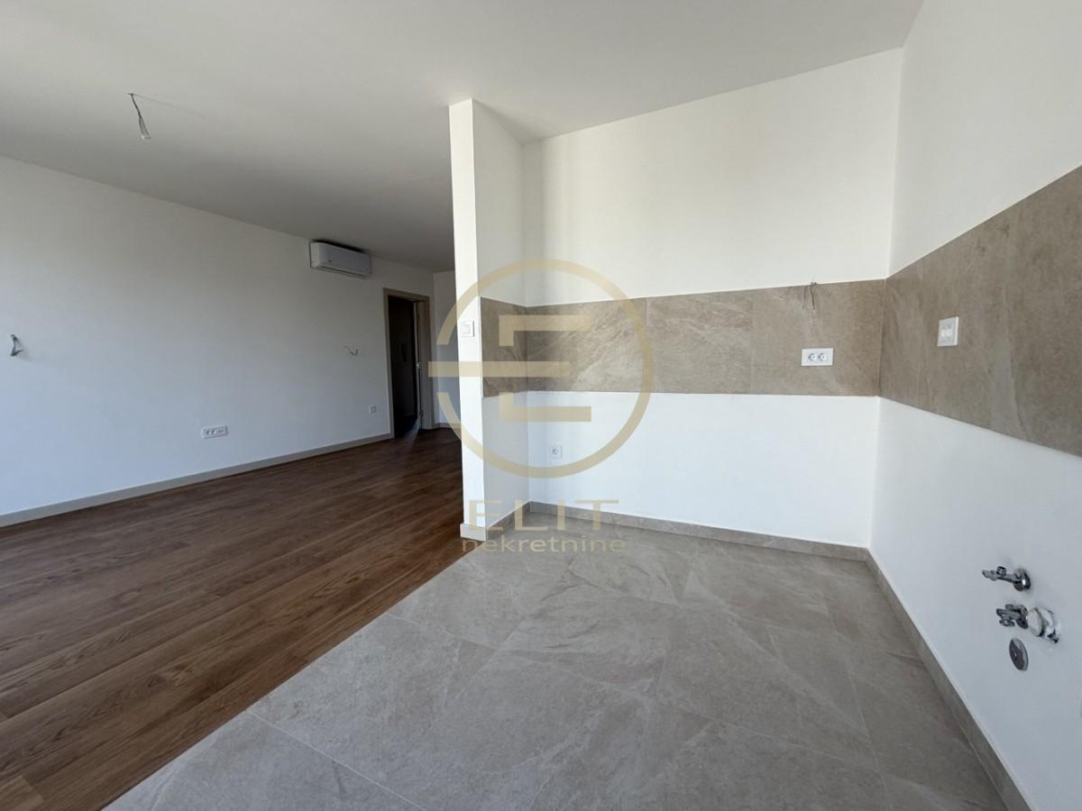 Stan Prodaja Novi Sad  81 m2