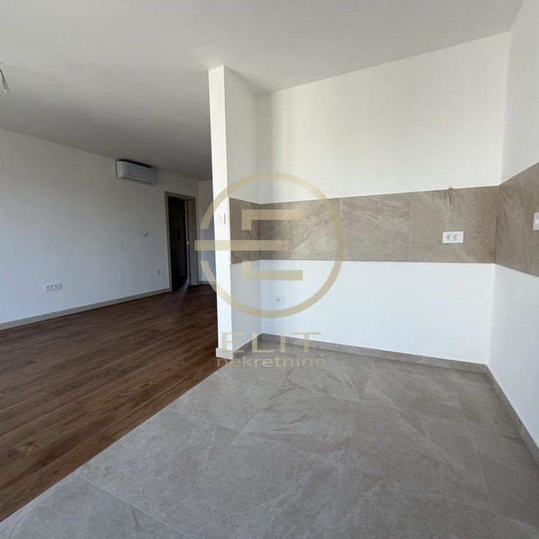Stan Prodaja Novi Sad  81 m2