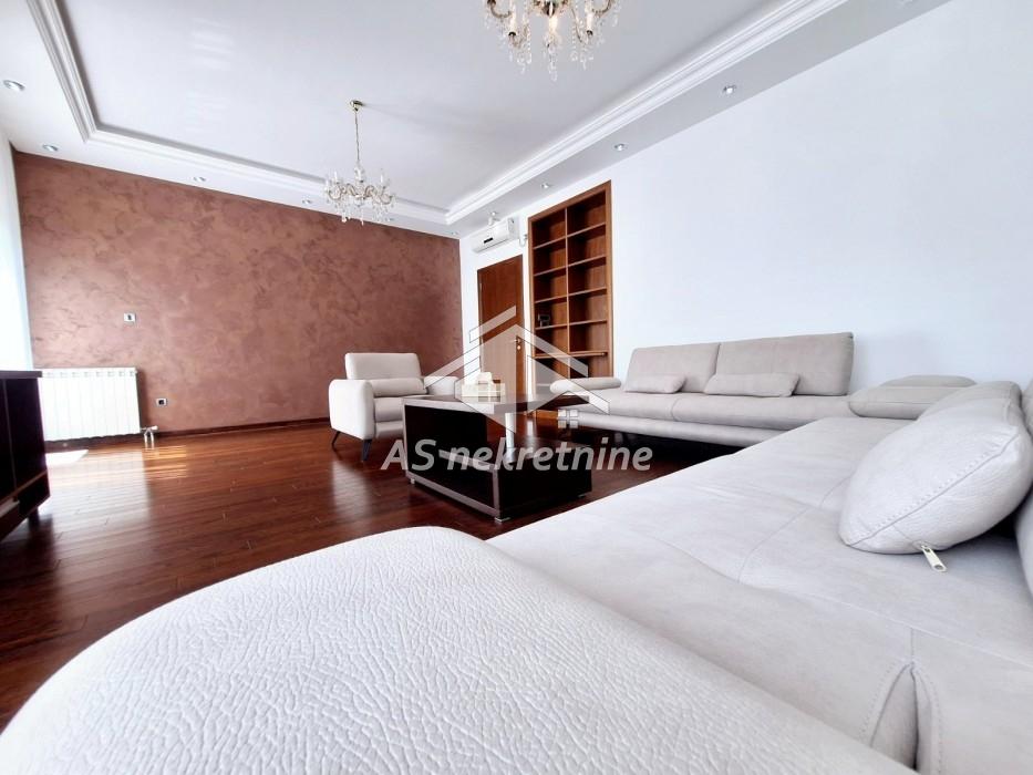 Stan Izdavanje Beograd Dedinje 135 m2