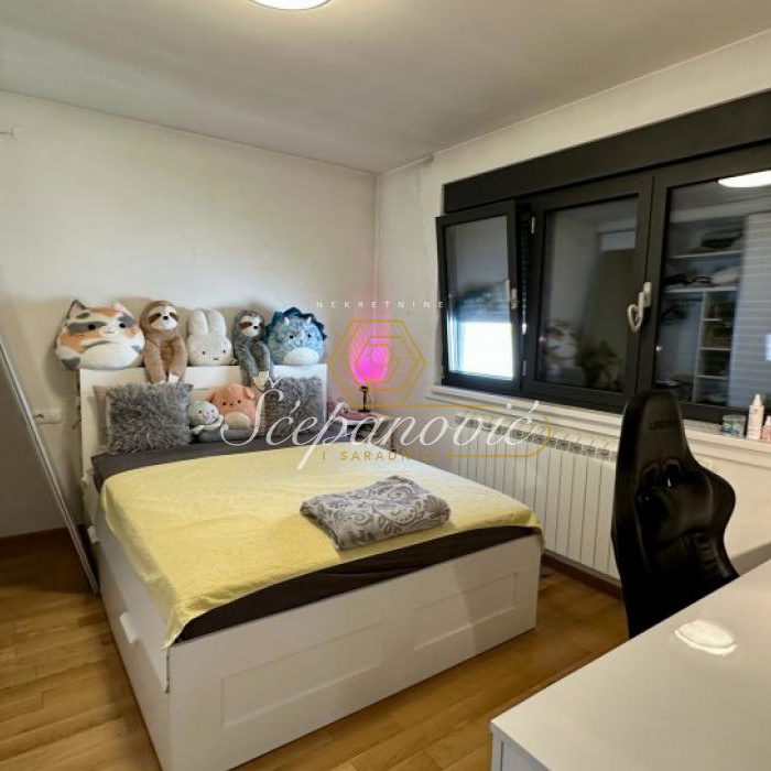 Kuća na prodaju, Blok B, Sremska Mitrovica, 135m², 170.000 €