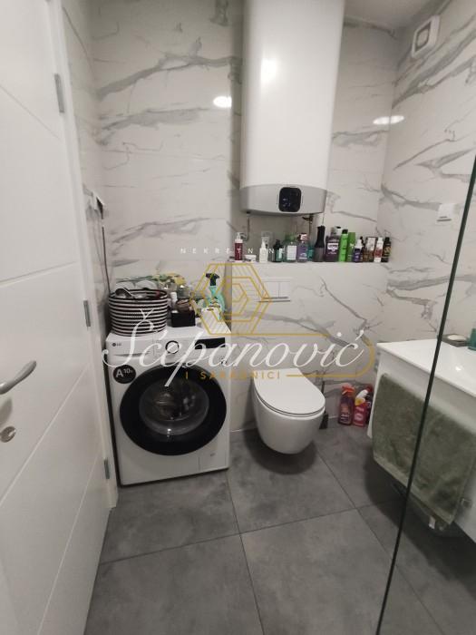Trosoban stan na prodaju, Lipov Gaj, Novi Sad, 79m², 185.000 €