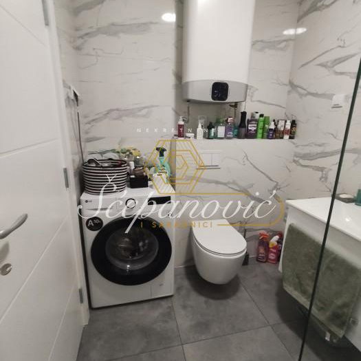 Trosoban stan na prodaju, Lipov Gaj, Novi Sad, 79m², 185.000 €