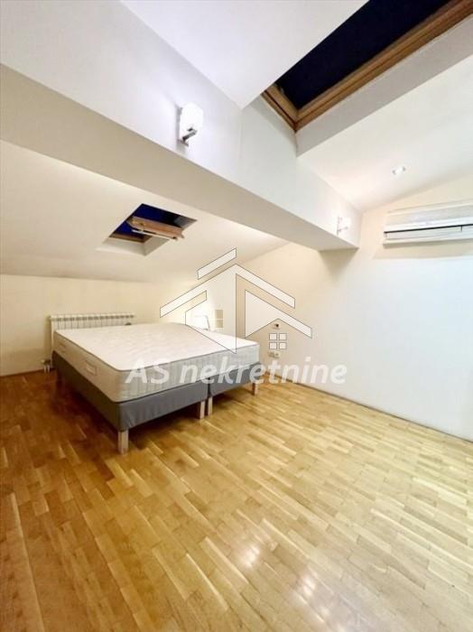 Četvorosoban stan na prodaju, Đeram Pijaca, Beograd, 157m², 390.000 €