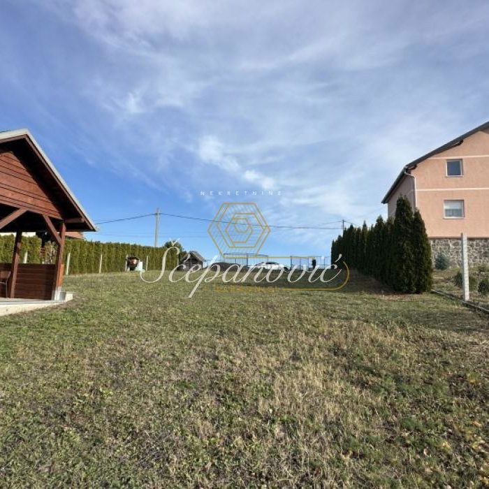 Plac Prodaja Beočin  3671 m2