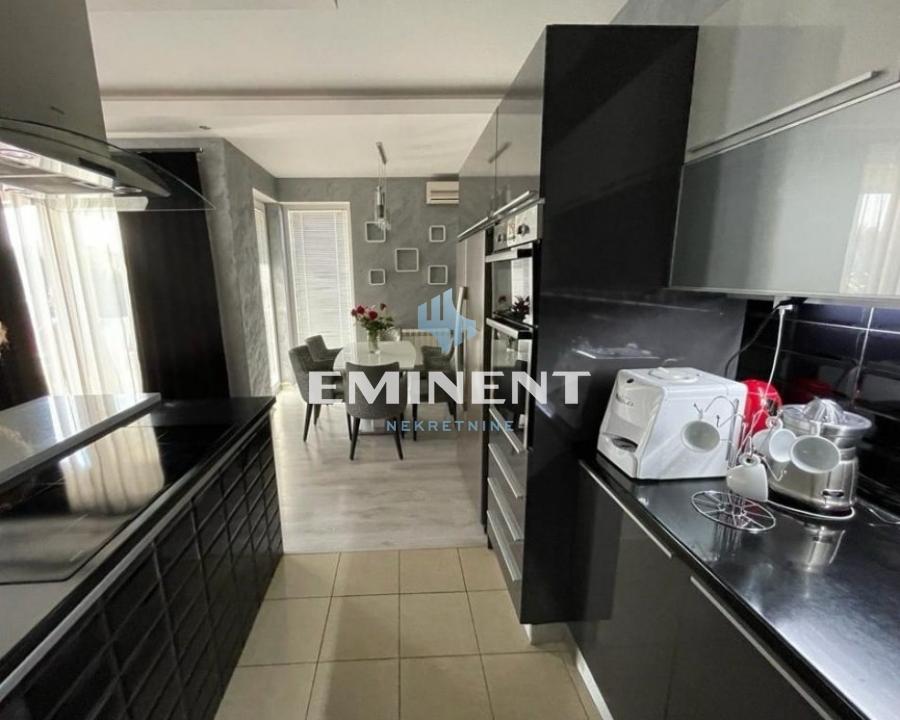 prodaja-lokala-FSEII5V9wu Kuća Prodaja Stara Pazova 342 m2