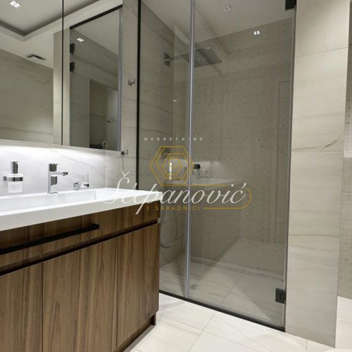 Četvorosoban stan za izdavanje, Krunska, Beograd, 163m², 3.500 €/mes