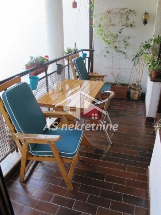Trosoban stan za izdavanje, Dedinje, Beograd, 90m², 1.400 €/mes