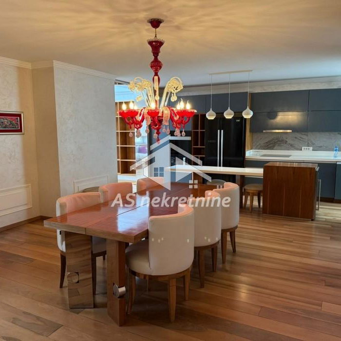 Četvorosoban stan za izdavanje, Slavija, Beograd, 250m², 2.700 €/mes