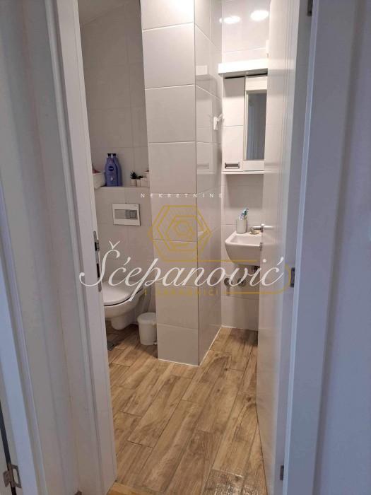 Četvorosoban stan na prodaju, Bulevar Patrijarha Pavla, Novi Sad, 83m², 174.300 €