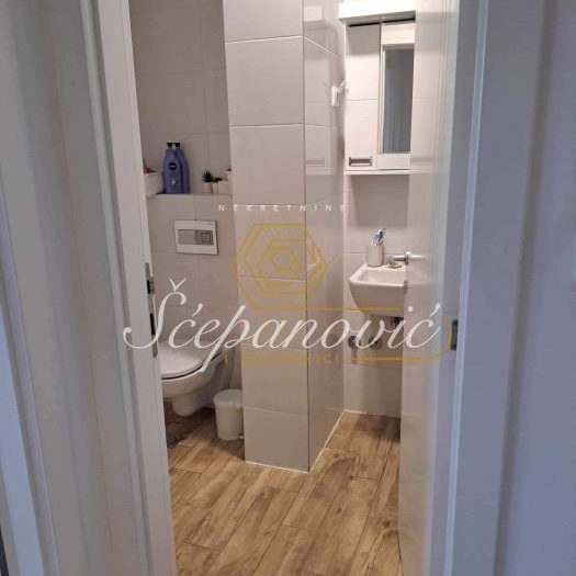 Četvorosoban stan na prodaju, Bulevar Patrijarha Pavla, Novi Sad, 83m², 174.300 €