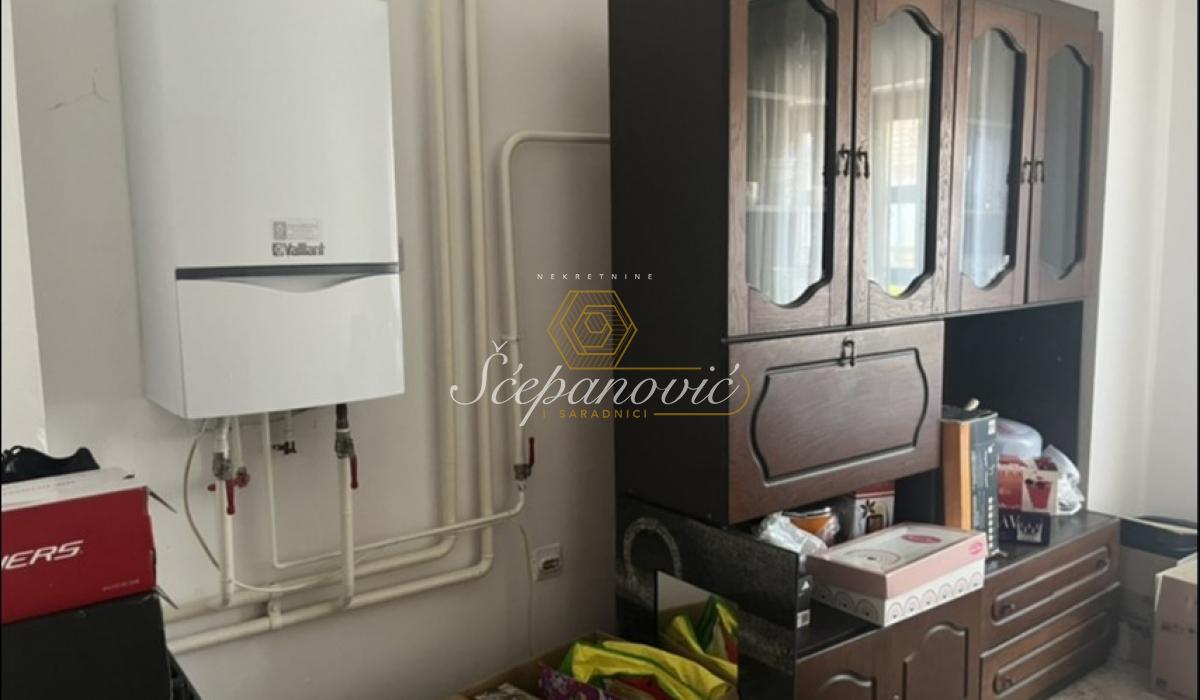 Kuća na prodaju, Kać, Novi Sad, 326m², 290.000 €