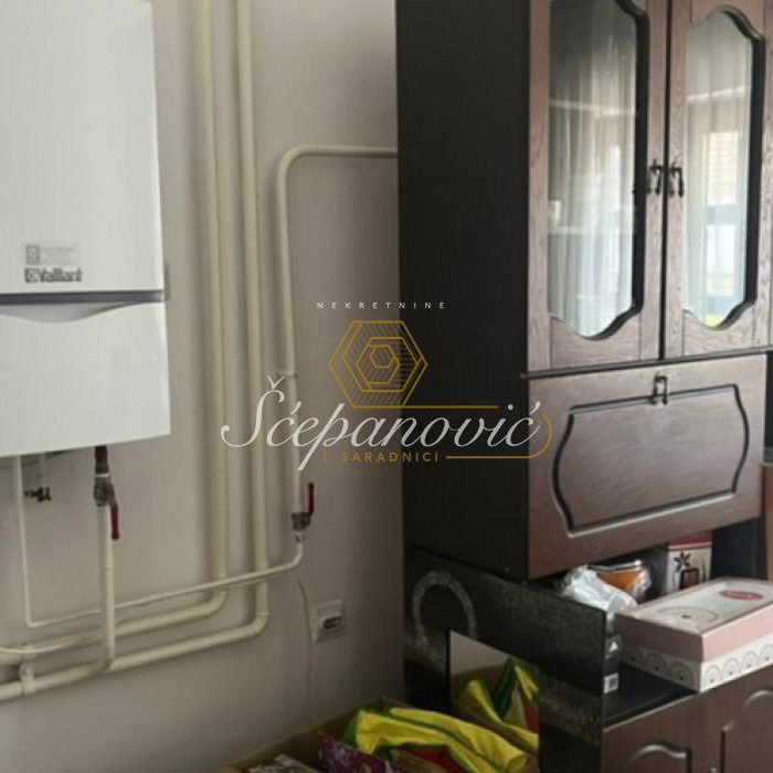 Kuća na prodaju, Kać, Novi Sad, 326m², 290.000 €