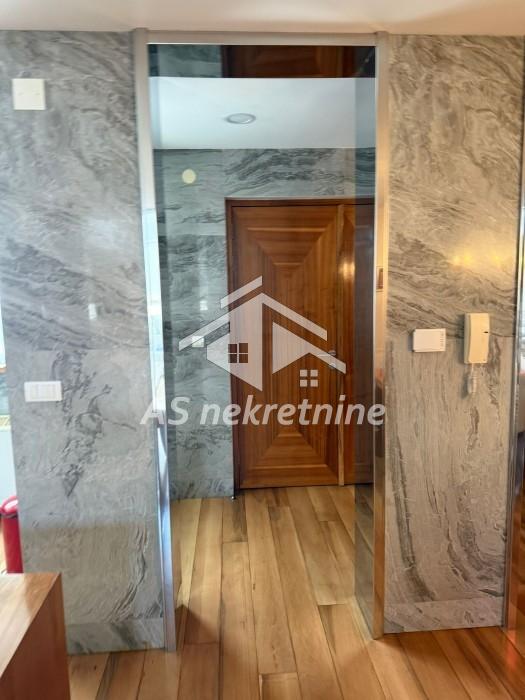 Četvorosoban stan za izdavanje, Slavija, Beograd, 250m², 2.700 €/mes