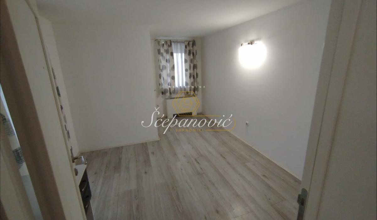 prodaja-lokala-NEQhC9Ocgw Kuća na prodaju, Veternik, Novi Sad, 795m², 1.050.000 €
