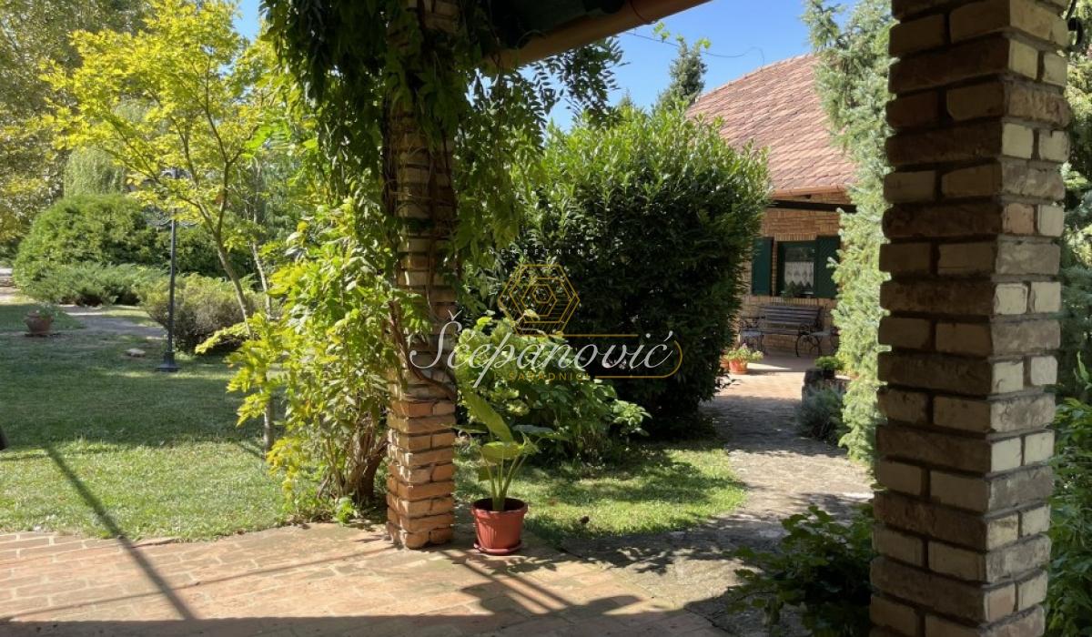 Kuća na prodaju, Sremska Kamenica, Novi Sad, 202m², 873.000 €