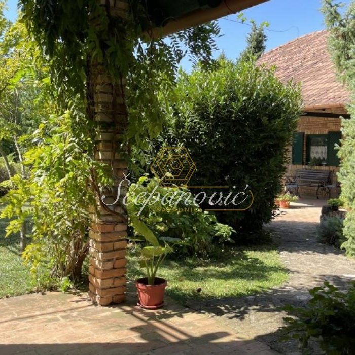 Kuća na prodaju, Sremska Kamenica, Novi Sad, 202m², 873.000 €