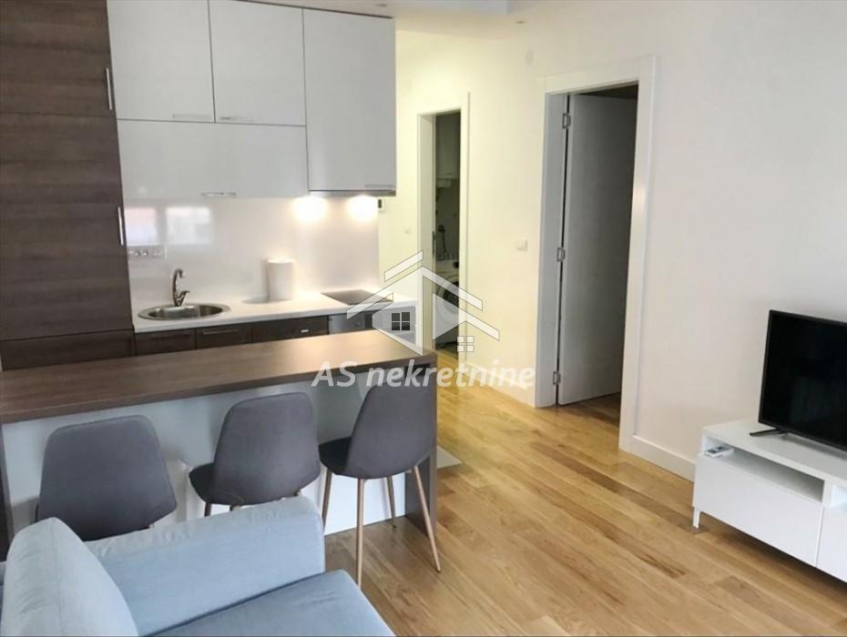 Stan Izdavanje Beograd Južni Bulevar 43 m2