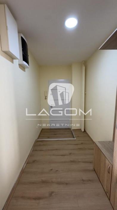 Trosoban stan na prodaju, Sava Kovačević, Beograd, 64m², 204.800 €