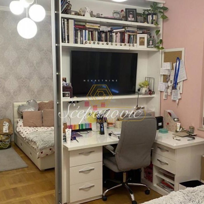 Četvorosoban stan na prodaju, Centar, Novi Sad, 132m², 390.000 €