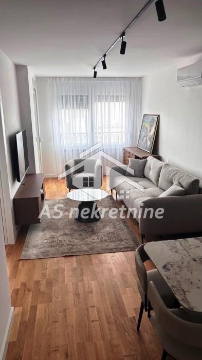 Stan Izdavanje Beograd Đeram Pijaca 53 m2