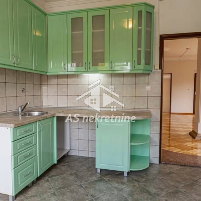 Stan Izdavanje Beograd Dedinje 210 m2