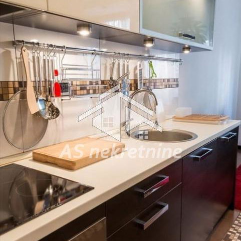 Stan Izdavanje Beograd Trg Republike 87 m2
