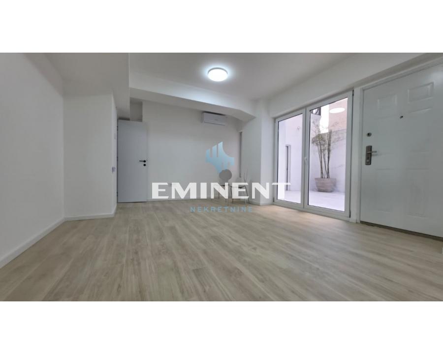 Lokal Izdavanje Beograd Ekonomski Fakultet 37 m2