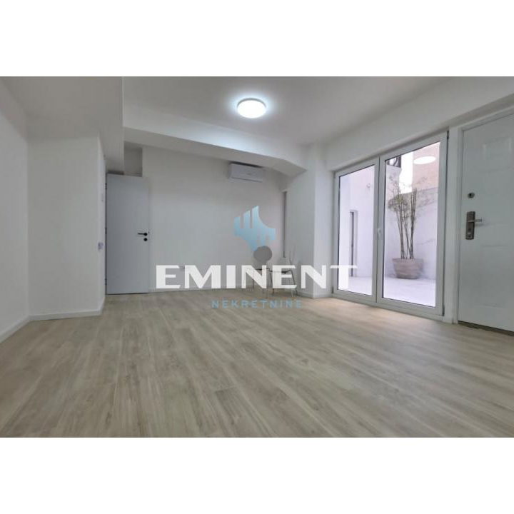 Lokal Izdavanje Beograd Ekonomski Fakultet 37 m2