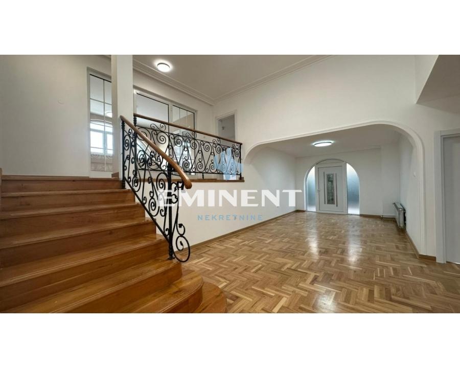 Četvorosoban stan za izdavanje, Vojvode Vlahovića, Beograd, 140m², 1.000 €/mes