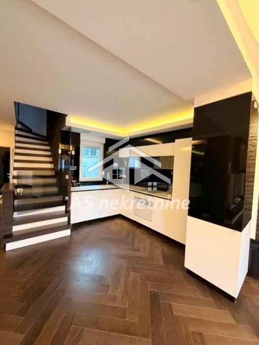 Četvorosoban stan na prodaju, Crveni Krst Vračar, Beograd, 117m², 425.000 €