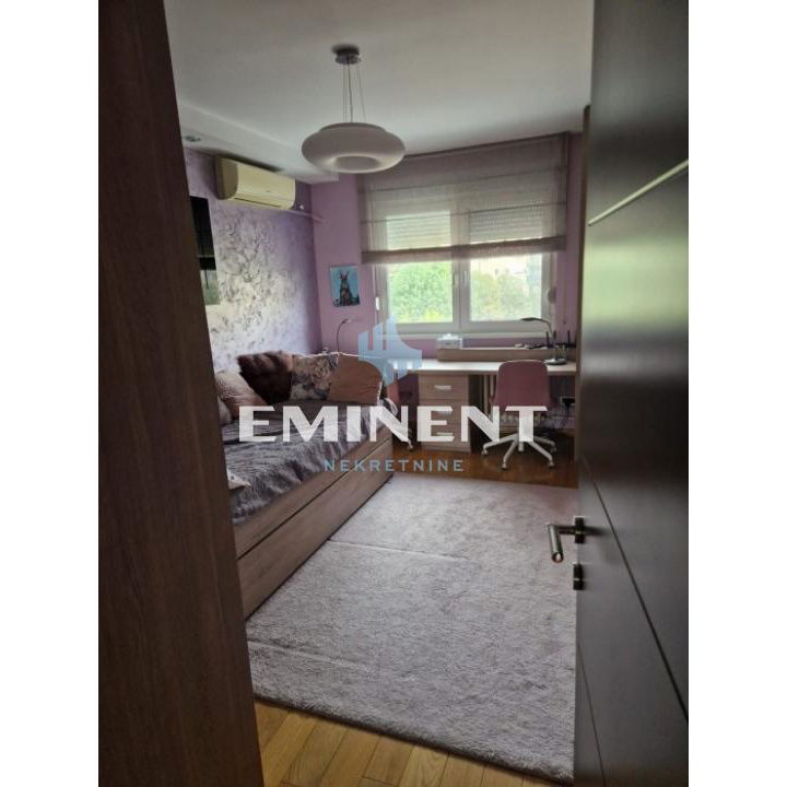 Trosoban stan za izdavanje, Bežanijska Kosa 3, Beograd, 85m², 1.000 €/mes