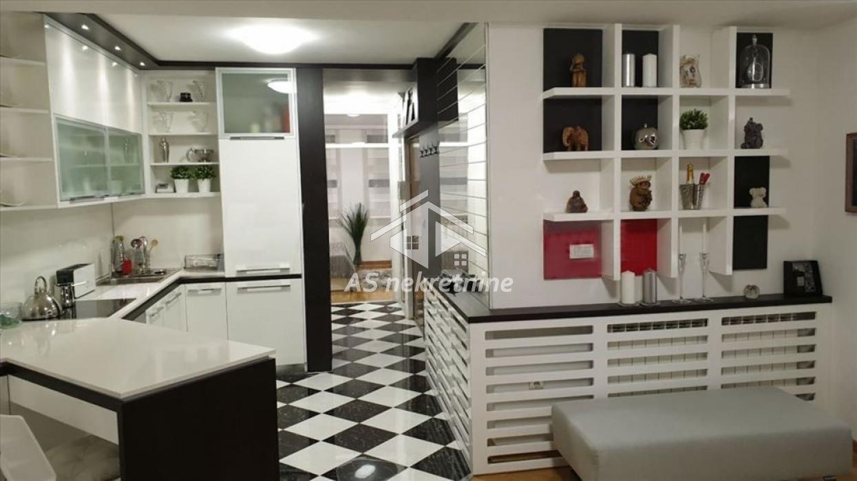 Dvosoban stan za izdavanje, Hram Svetog Save, Beograd, 60m², 1.000 €/mes