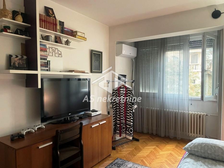 prodaja-lokala-beograd-Ee1gkEQ6Y3 Trosoban stan za izdavanje, Pravni Fakultet – Vračar, Beograd, 70m², 1.300 €/mes