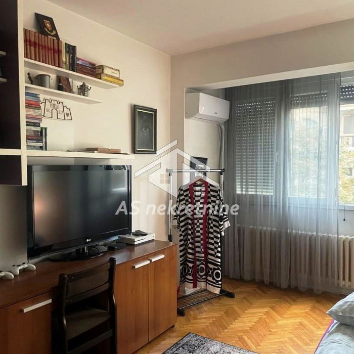 Trosoban stan za izdavanje, Pravni Fakultet – Vračar, Beograd, 70m², 1.300 €/mes