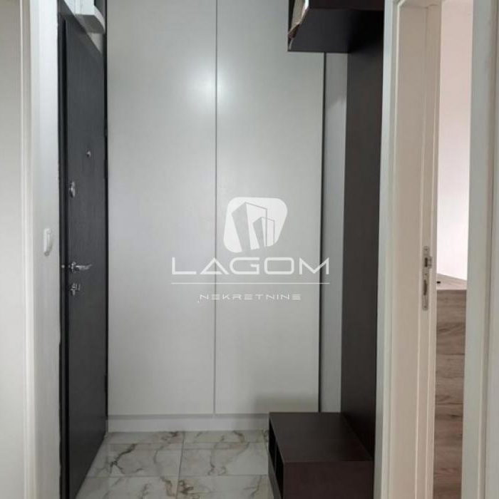 Trosoban stan na prodaju, Ledine, Beograd, 59m², 174.000 €