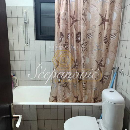Kuća na prodaju, Jazak, Irig, 188m², 180.000 €