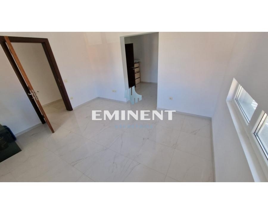 Kuća na prodaju, Surčin, Beograd, 345m², 450.000 €