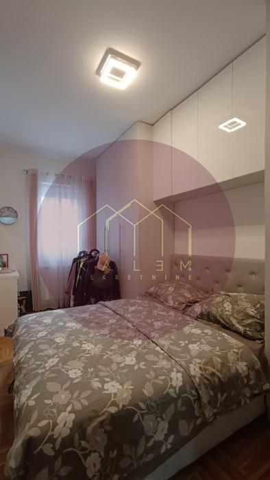 Trosoban stan na prodaju, Vojvode Vlahovića Voždovac, Beograd, 70m², 205.000 €