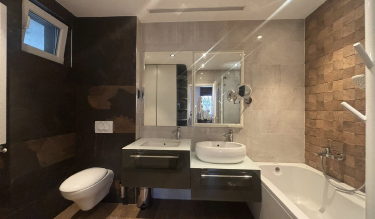 prodaja-lokala-beograd-XOl0CDXYfL Četvorosoban stan na prodaju, Centar, Novi Sad, 113m², 469.000 €