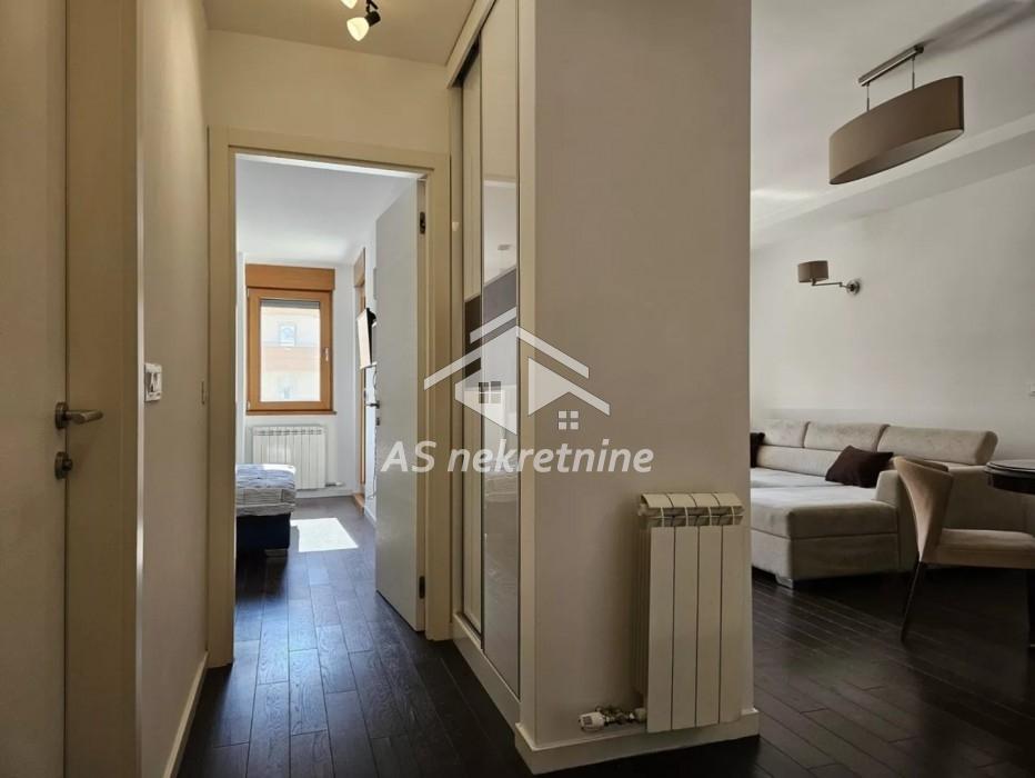 Stan Izdavanje Beograd  54 m2