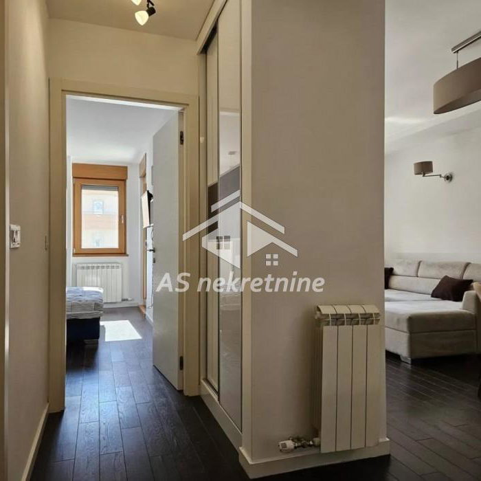 Stan Izdavanje Beograd  54 m2