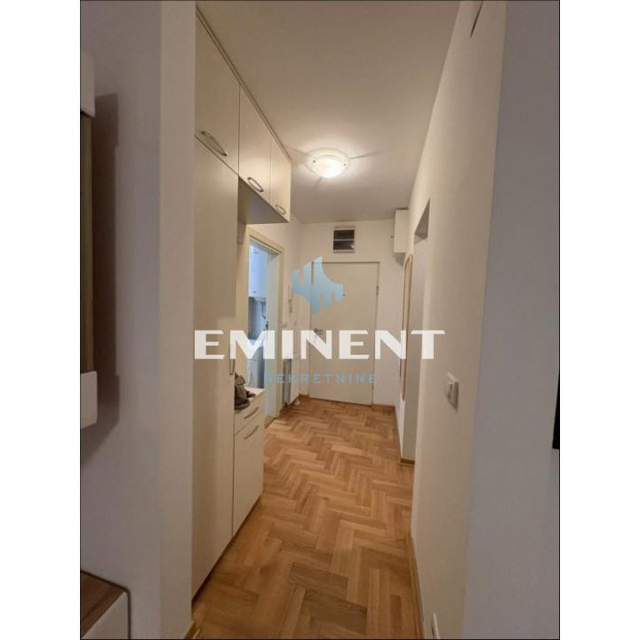 Stan Izdavanje Beograd Blok 72 42 m2