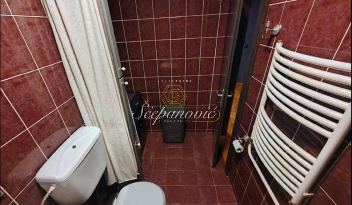 Četvorosoban stan na prodaju, Bulevar Oslobođenja, Novi Sad, 82m², 158.000 €