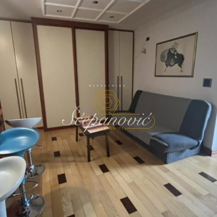 Stan Izdavanje Novi Sad  47 m2