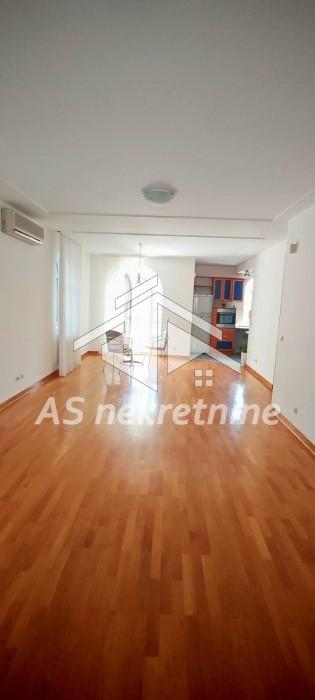 Stan Izdavanje Beograd Senjak 150 m2