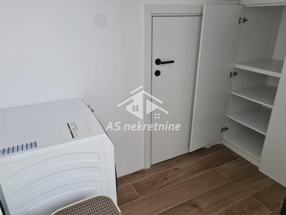 Trosoban stan za izdavanje, Dedinje, Beograd, 360m², 2. sprat, 2.500 €/mes