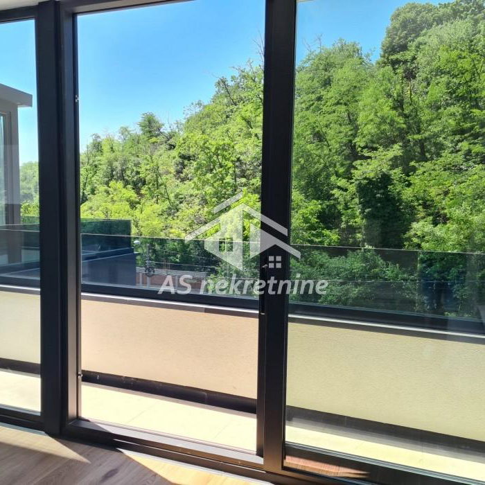 Trosoban stan za izdavanje, Dedinje, Beograd, 360m², 2. sprat, 2.500 €/mes