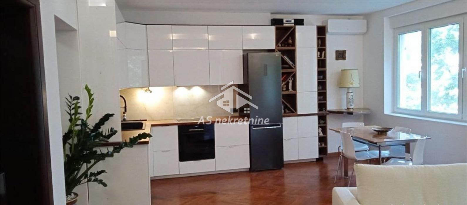 Stan Izdavanje Beograd Skupština 67 m2
