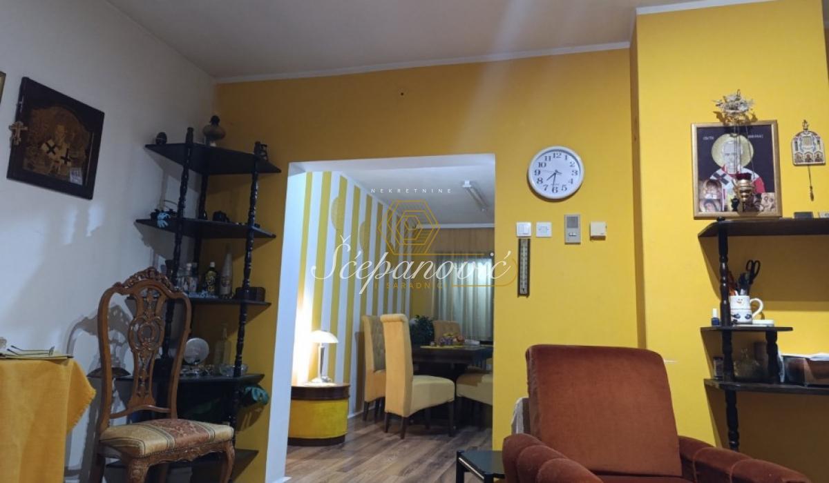 Kuća na prodaju, Jazak, Irig, 188m², 180.000 €