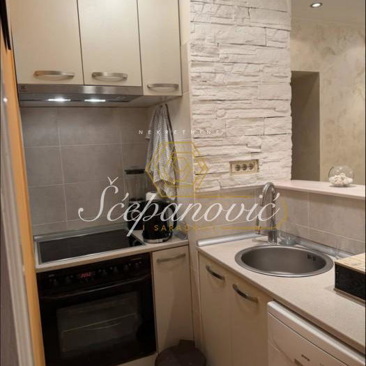 Stan Prodaja Novi Sad  47 m2